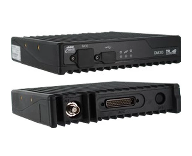 Modem radio TPL / Detracom DM3G, face avant et face arrière